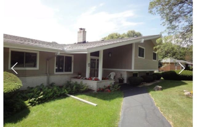 13385 Kenmar Ct - 13385 Kenmar Court, Brookfield, WI 53005