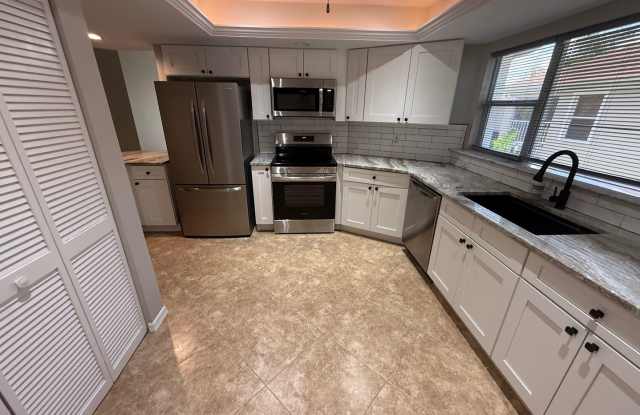 ANNUAL RENTAL - CRESENT LAKE-3 BED 2 BATH W/GARAGE photos photos