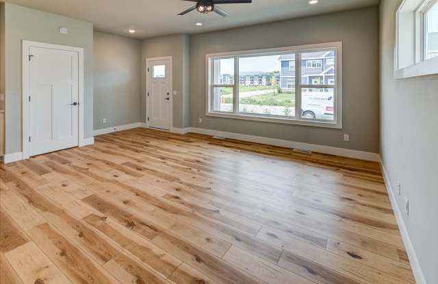 4863 Lacy Road Gallery 4