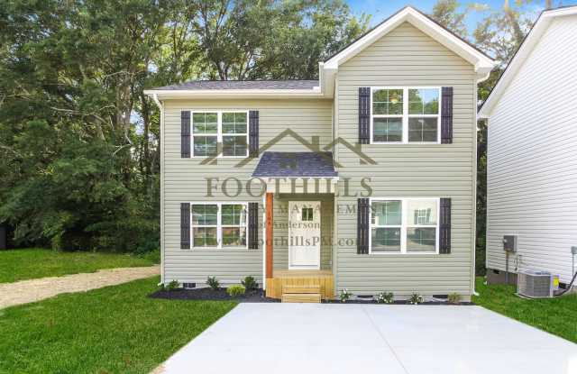 Comfortable Living at 104 Crown Ct — 4 Beds, 2.5 Baths photos photos