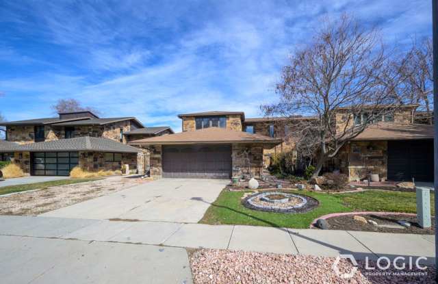 Beautiful Home in Sandy UT right on the Golf Course! photos photos