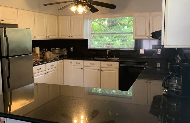 2450 Orlando Road Gallery 3