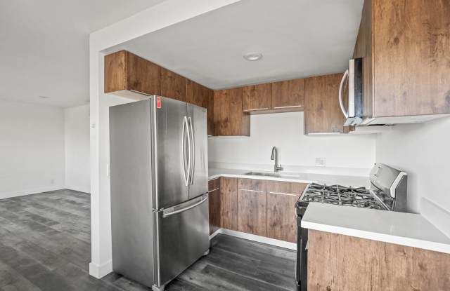 215 N Fickett Street Apartments Gallery 1