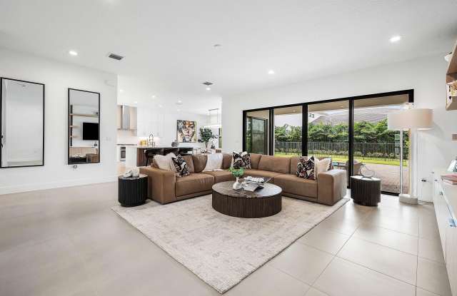 9366 TANGERINE COAST Drive Gallery 4