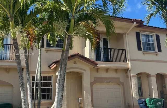 12724 SW 133rd St photos photos