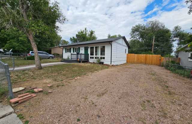 Quaint 3-Bedroom Home in Colorado Springs – Move-In Ready with Modern Updates! photos photos