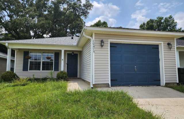 This charming 3-bedroom, 2-bathroom house is perfect for you! photos photos