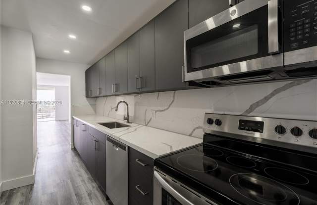 3660 NE 166th St photos photos