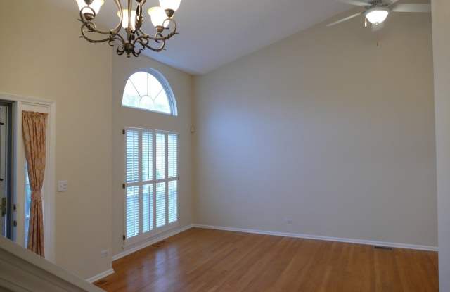 2052 SPICE Lane Gallery 3