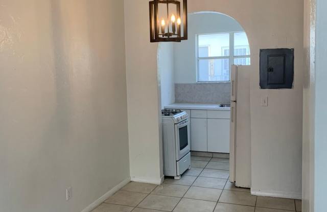 Charming Studio / 1 Bath in the Heart of South Beach Gallery 4