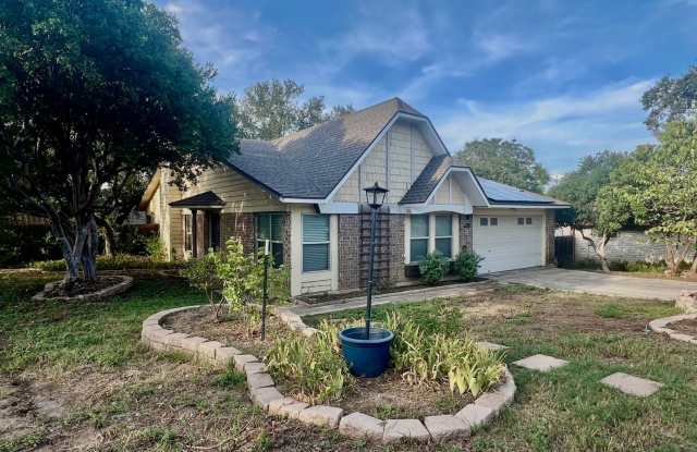 Charming Rental with Amazing Back Patio! photos photos