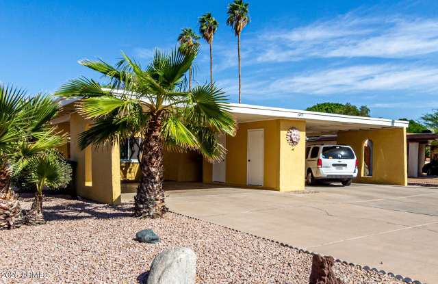5001 S LA ROSA Drive - 5001 South La Rosa Drive, Tempe, AZ 85282