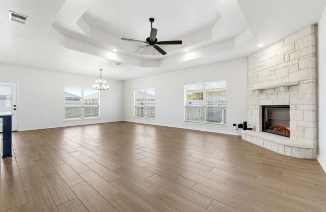 510 Roy Cordell St. Gallery 3