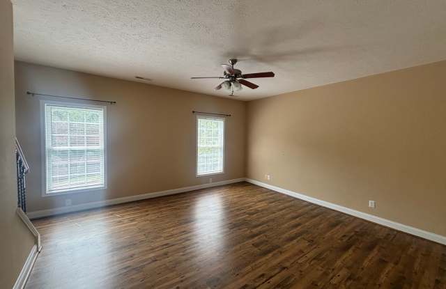 Crescentwood Townhomes on Lakeside Drive Gallery 4