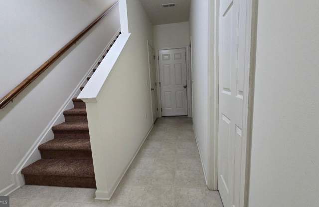 41 TYNDALL TRL Drive Gallery 4