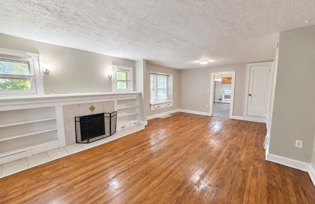 Charming 3-Bedroom Near Historic Independence Square! Gallery 3