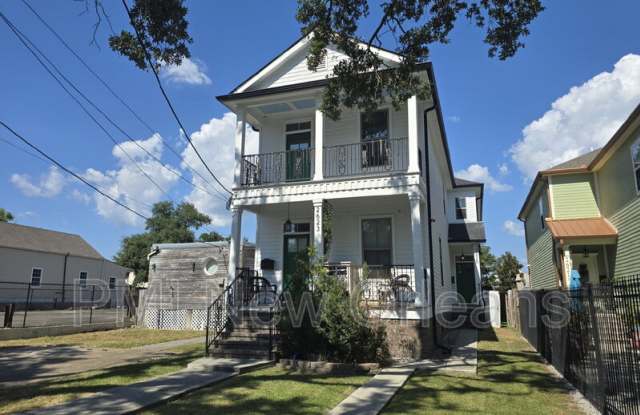 2625 Banks Street photos photos