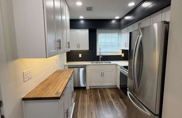806 N Jackson St photos photos