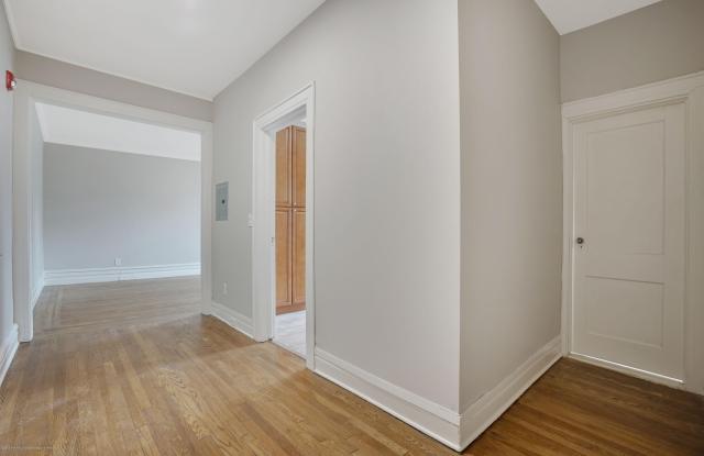 192 Claremont Avenue Gallery 4