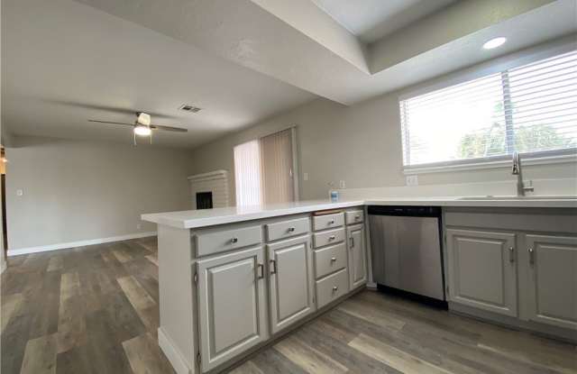 4765 Mohave Avenue Gallery 4