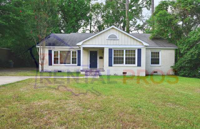 Cute 3 Bed 2 Bath with Hardwood Floors & Granite Counters Gallery 4