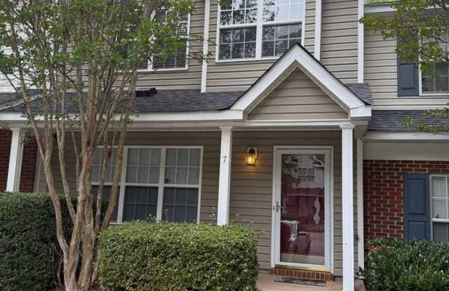 Well Maintained 3 Bedroom Townhome - Neighborhood Pool Access! photos photos