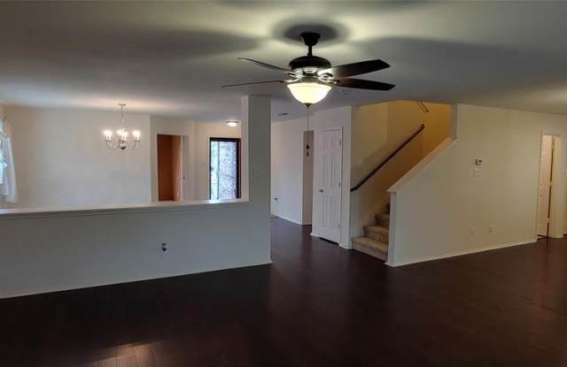 300 Highland Fairway Lane Gallery 4