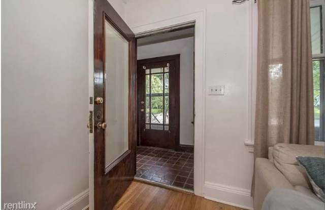2594 Colchester Rd, Gallery 3