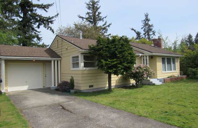 Available November 1st - 115 Viewcrest Rd! photos photos