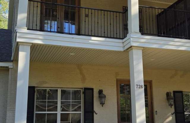 726 Euclid Avenue lot: A Gallery 2