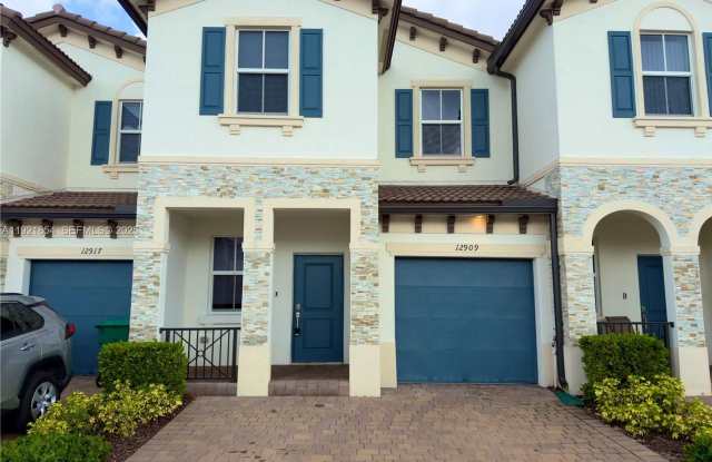 12909 NW 23RD PL MIAMI, FL 33167 photos photos