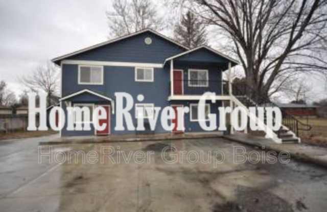 2296 W Kootenai St photos photos