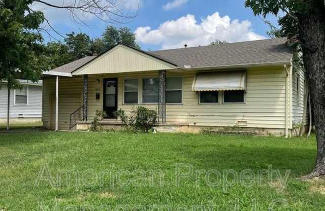 1803 N New Haven Ave photos photos