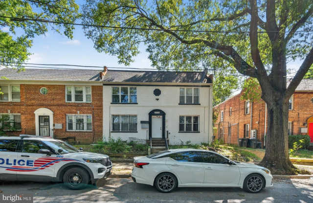 313 PARKLAND PLACE SE photos photos