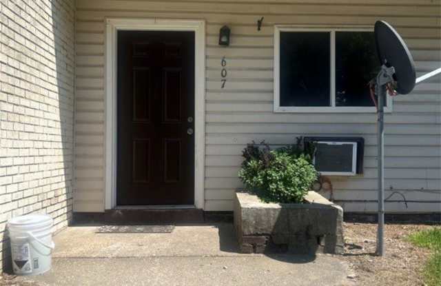 607 Monticello Drive photos photos