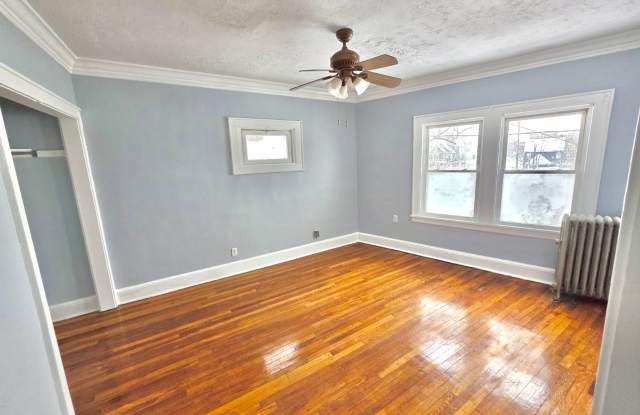 Beautiful Studio, 1 & 2 Bedroom Units near Lakewood. ONE MONTH RENT FREE ! Gallery 3