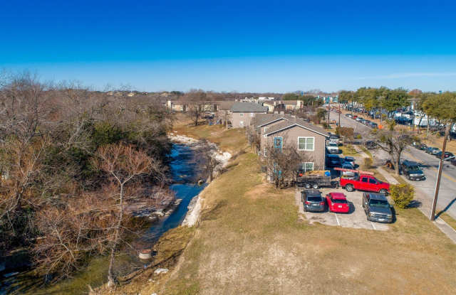 Charming 2BR Duplex in Austin Gallery 3