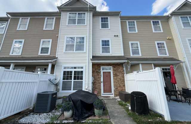 **OFFERING REFUNDABLE APPLICATION FEES** Charming 3BD, 2.5BA Raleigh Townhome Near Interstates and Downtown Raleigh photos photos