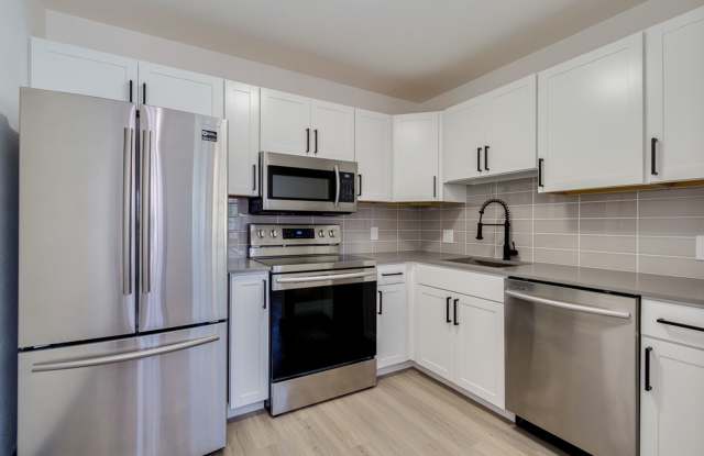 Old Town Scottsdale - One Bedroom w/ Private Patio! Gallery 1