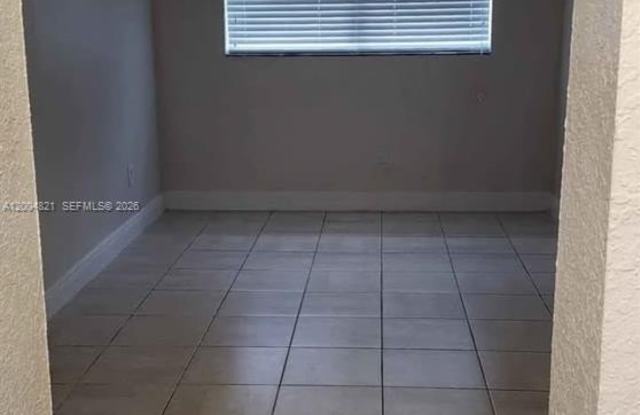 6421 SW 18th St photos photos
