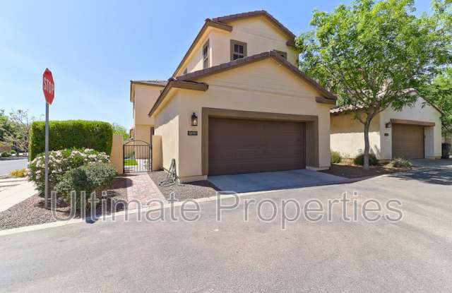 15426 W Dahlia Dr Gallery 3