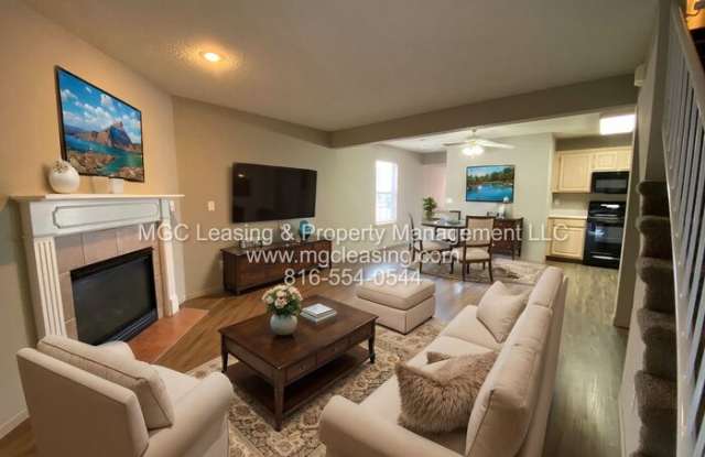 915 Garden Drive - 915 Garden Drive, Harrisonville, MO 64701