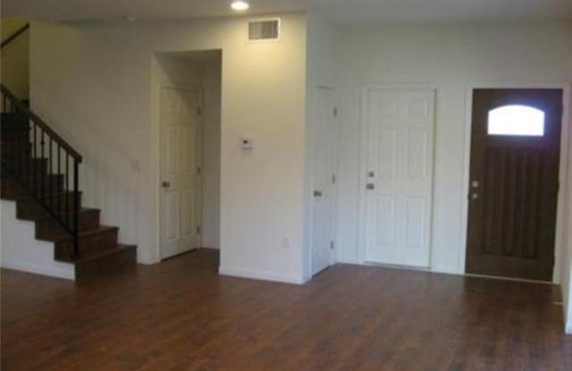 7315 Tampa Avenue Gallery 4