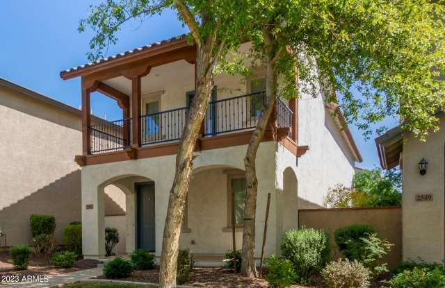 2555 N RILEY Road Gallery 4