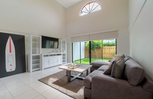 13547 Fountain View Boulevard photos photos