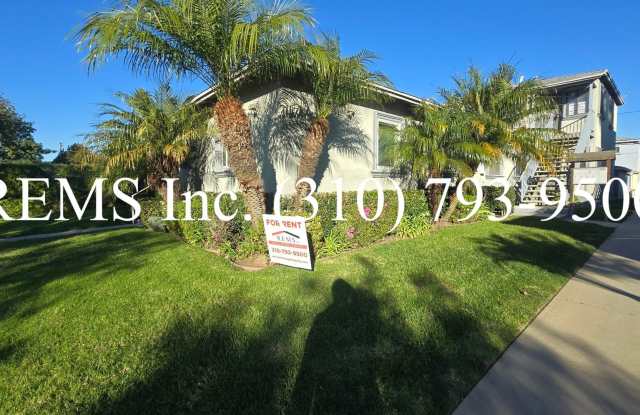 Refurbished Upstairs Apartment with Garage parking - 9034 Ramsgate Avenue, Los Angeles, CA 90045