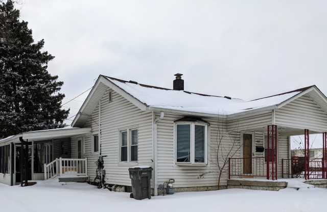 Spacious 3 bedroom 1.5 Bath home in Indianapolis! photos photos