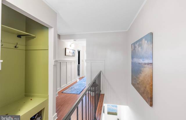969 S ROLFE Street Gallery 4