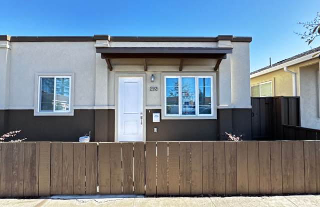 Newly Remodeled Spacious 2BD/2BA Property Available for rent!!! photos photos