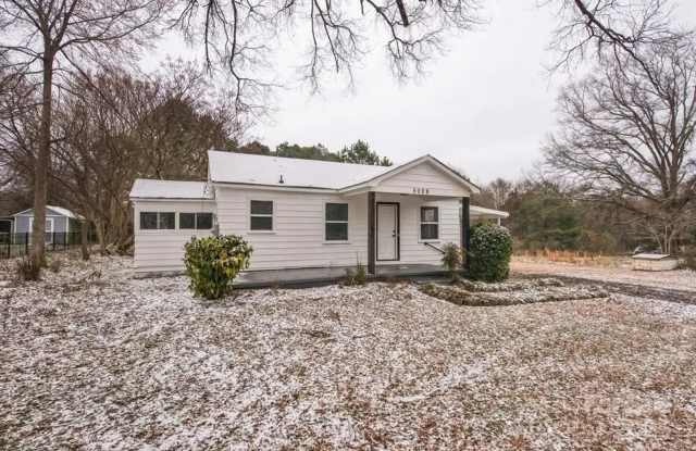 Welcome to this Beautiful Newly Renovated 2-bedroom, 1-bathroom home located in the desirable Mint Hill, NC. photos photos